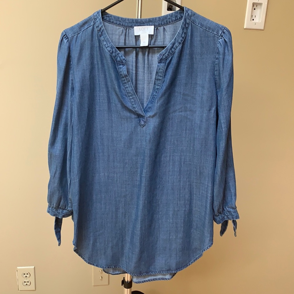 Loft chambray shirt. Size XS